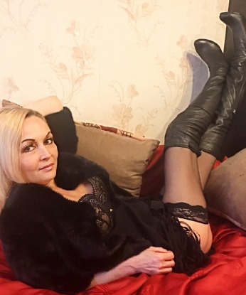 💋
Я предлагаю широкий спектр услуг, чтобы удовлетворить все твои сокровенные желания. 💦🔥 Я обладаю умением создать неповторимую атмосферу удовольствия и расслабления. Мои руки могут снять с тебя все напряжение, а мое тело — погрузить в океан наслаждения.
Уверена, что ты останешься доволен моими услугами, как и мои предыдущие джентльмены. Мои отзывы говорят сами за себя! 🌟✨
Фото, которые ты видишь, абсолютно реальные. 📷🔞 Я горжусь своей красотой, утонченностью и женственностью, которые не оставят тебя равнодушным.
Позвони мне и воплощай свои эротические мечты в жизнь. Мы сможем наслаждаться друг другом в уютной обстановке моей квартиры или пригласить моих подруг, чтобы разнообразить нашу встречу. Все зависит от тебя!
💖 Я готова удовлетворить тебя и подарить незабываемые моменты страсти и блаженства. Жду твоего звонка, милый! 💋🔥 Ольга