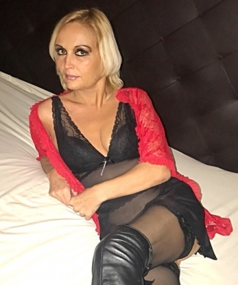 💋
Я предлагаю широкий спектр услуг, чтобы удовлетворить все твои сокровенные желания. 💦🔥 Я обладаю умением создать неповторимую атмосферу удовольствия и расслабления. Мои руки могут снять с тебя все напряжение, а мое тело — погрузить в океан наслаждения.
Уверена, что ты останешься доволен моими услугами, как и мои предыдущие джентльмены. Мои отзывы говорят сами за себя! 🌟✨
Фото, которые ты видишь, абсолютно реальные. 📷🔞 Я горжусь своей красотой, утонченностью и женственностью, которые не оставят тебя равнодушным.
Позвони мне и воплощай свои эротические мечты в жизнь. Мы сможем наслаждаться друг другом в уютной обстановке моей квартиры или пригласить моих подруг, чтобы разнообразить нашу встречу. Все зависит от тебя!
💖 Я готова удовлетворить тебя и подарить незабываемые моменты страсти и блаженства. Жду твоего звонка, милый! 💋🔥 Ольга